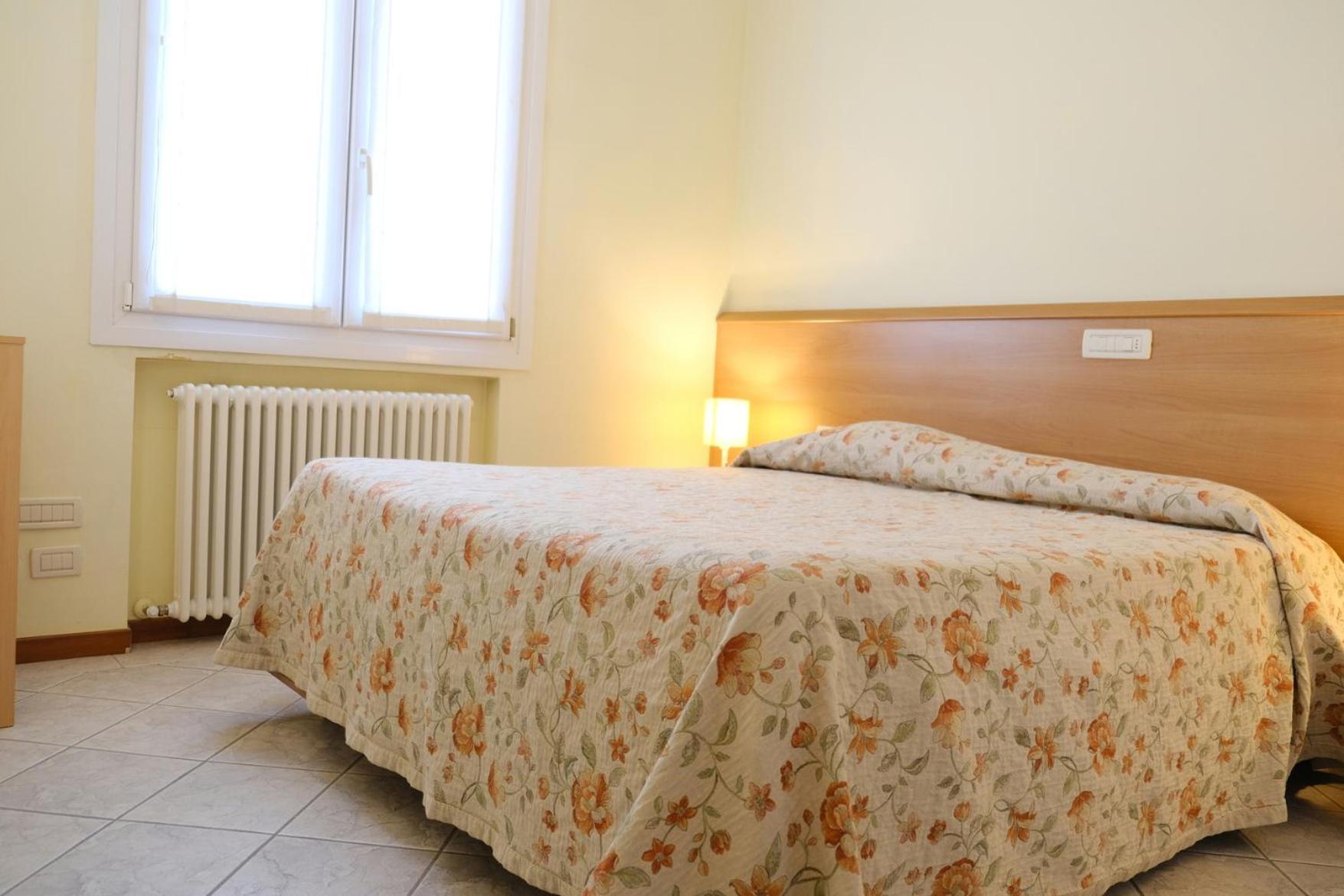 Residenza Carracci Aparthotel Bologna Buitenkant foto