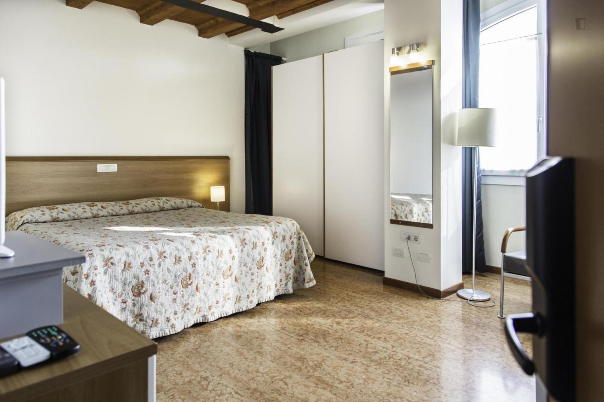 Residenza Carracci Aparthotel Bologna Buitenkant foto