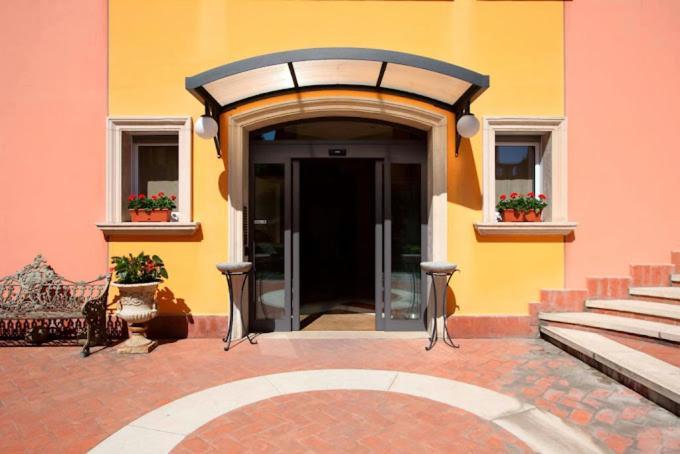 Residenza Carracci Aparthotel Bologna Buitenkant foto