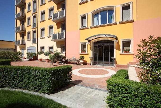 Residenza Carracci Aparthotel Bologna Buitenkant foto