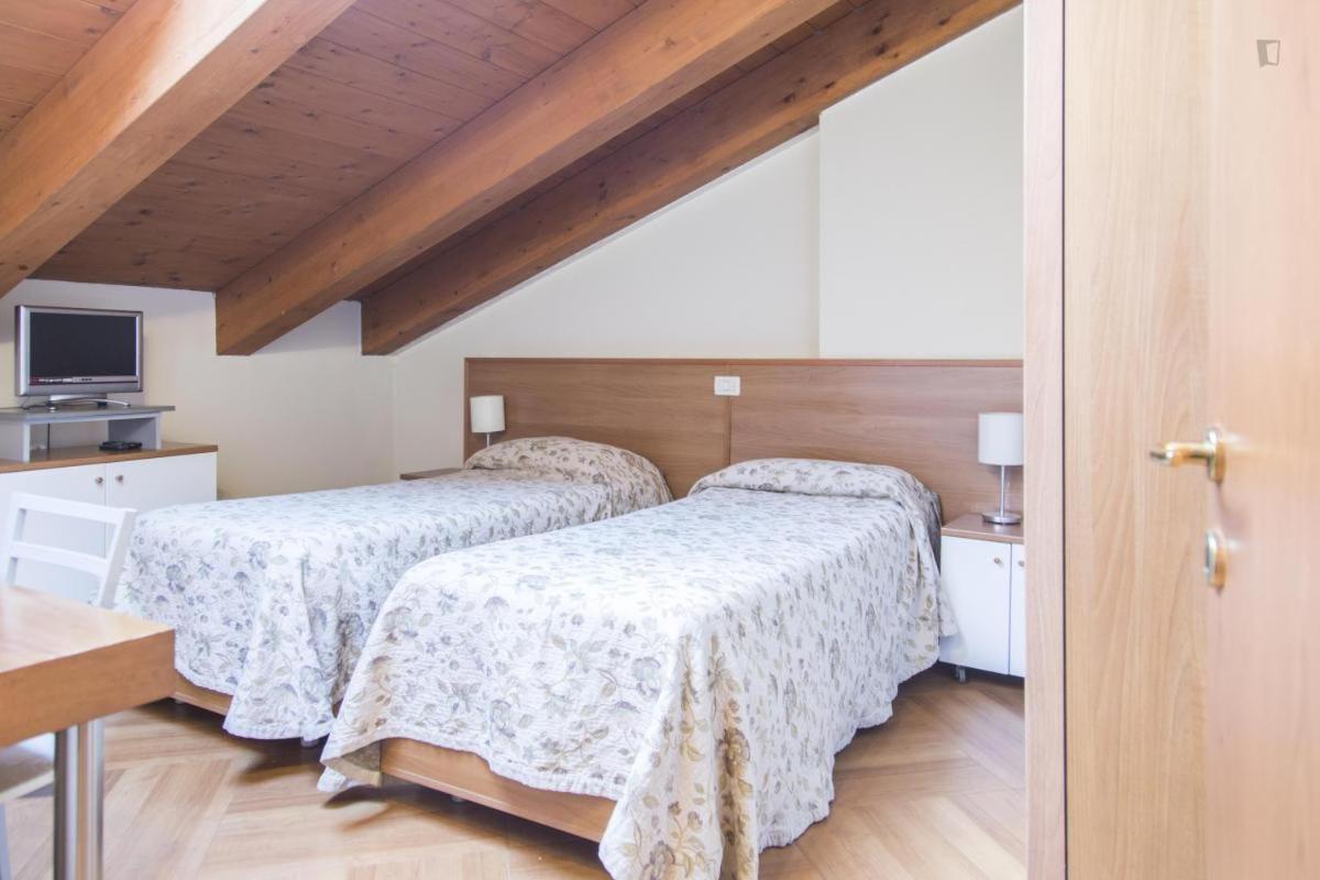 Residenza Carracci Aparthotel Bologna Buitenkant foto